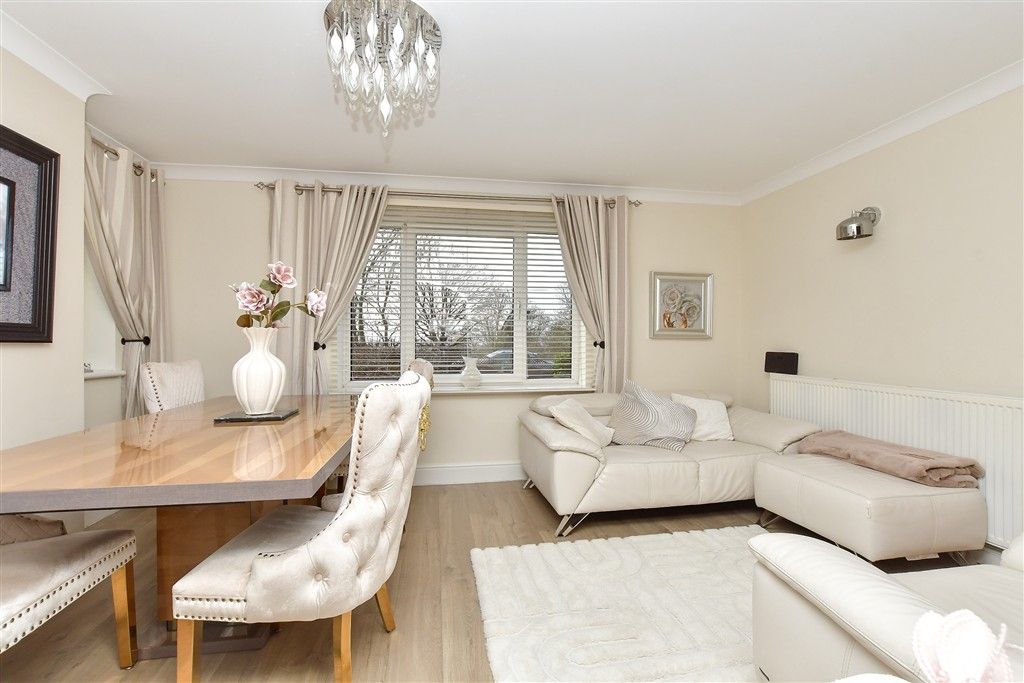 Property photo 3 of 15 Sitting/Dining Area