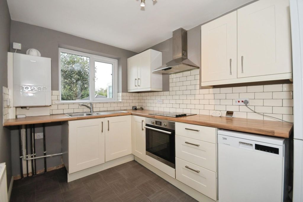 Property photo 2 of 16 Kitchen.Jpg