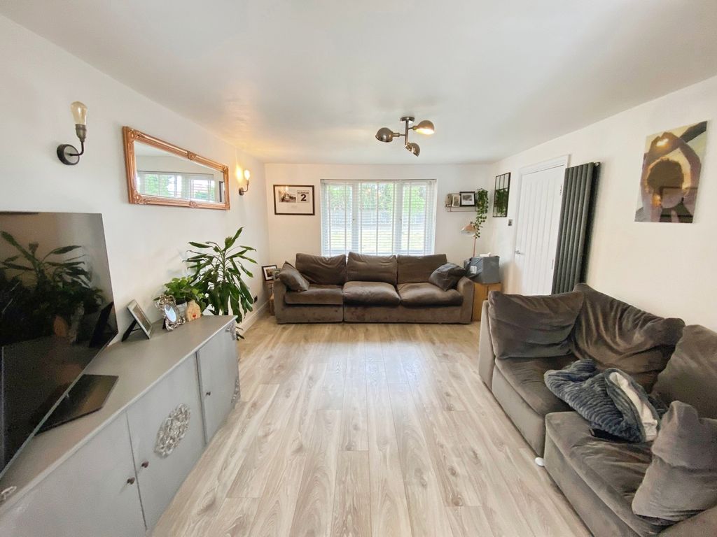Property photo 2 of 13 Pbox-Img.Jpg