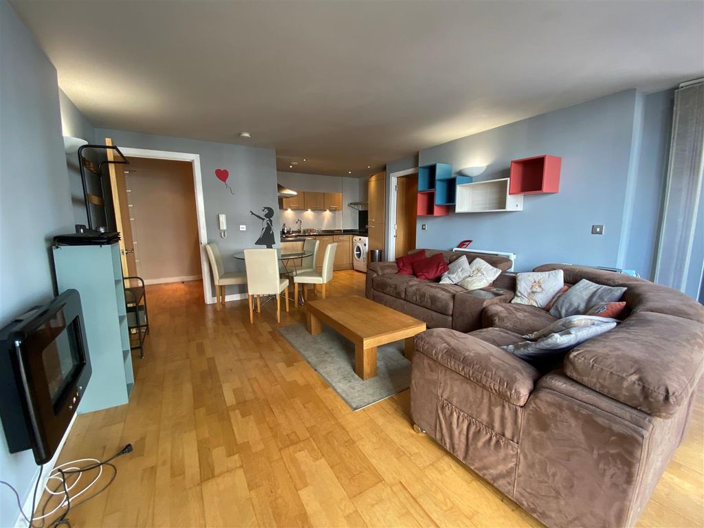 Property photo 3 of 11