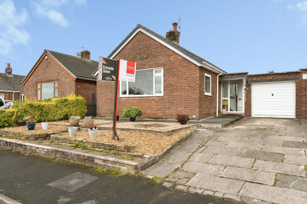 Property photo 1 of 19 External