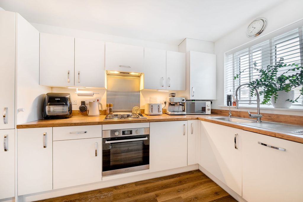 Property photo 2 of 22 Kitchen