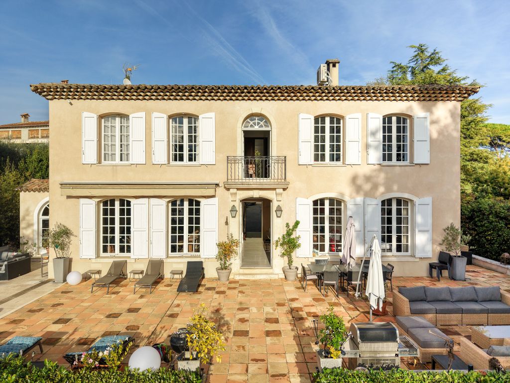 Property photo 2 of 21