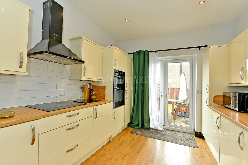 Property photo 3 of 22 Kitchen