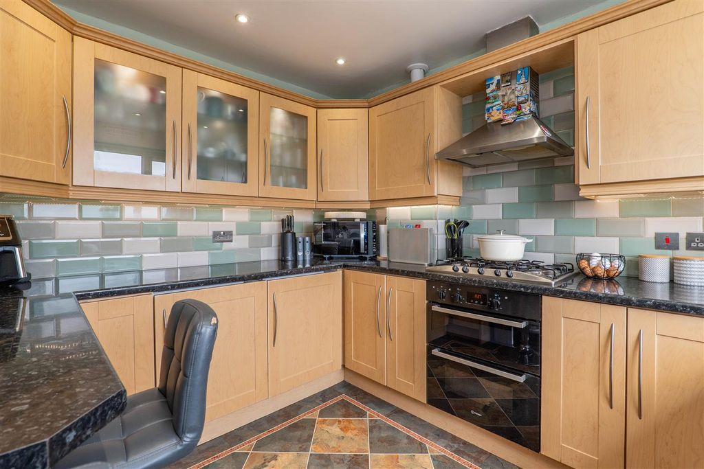Property photo 2 of 32 Kitchen