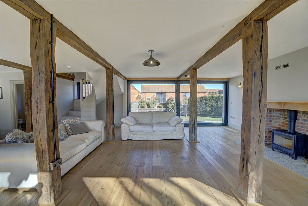 Property photo 2 of 16 Sitting Room