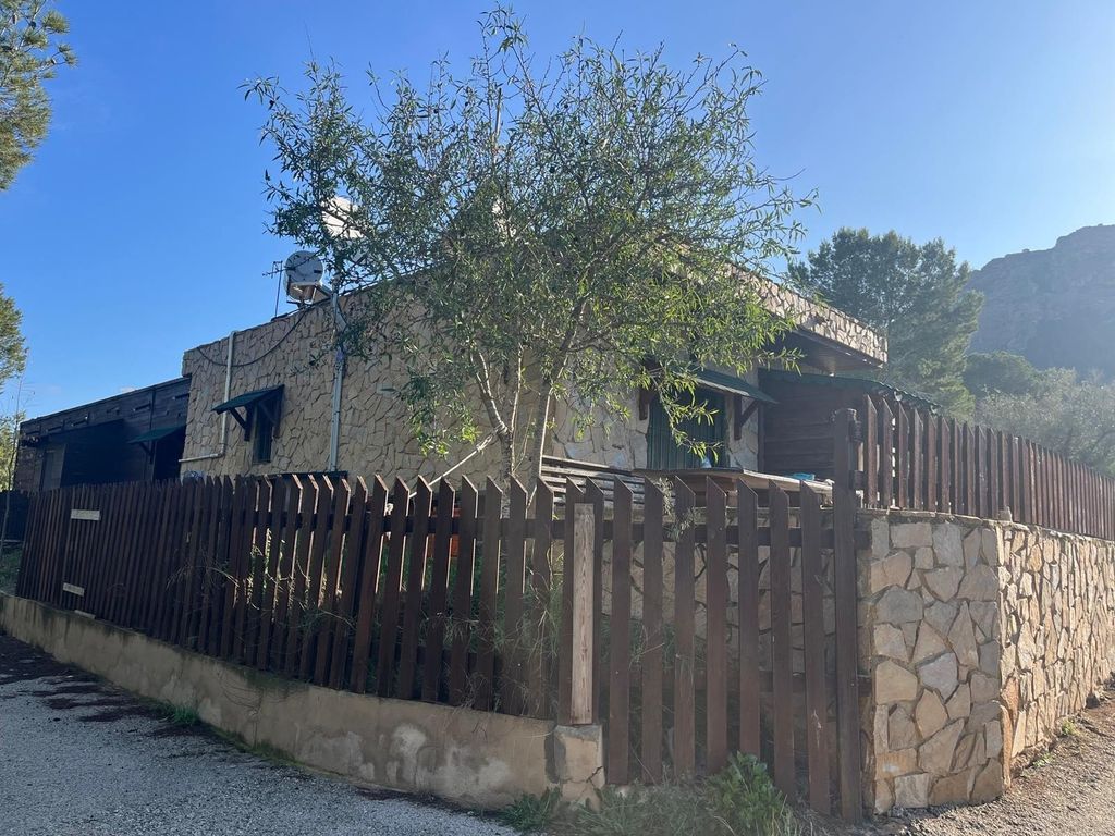 Property photo 1 of 40
