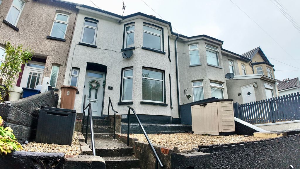 Property photo 2 of 23