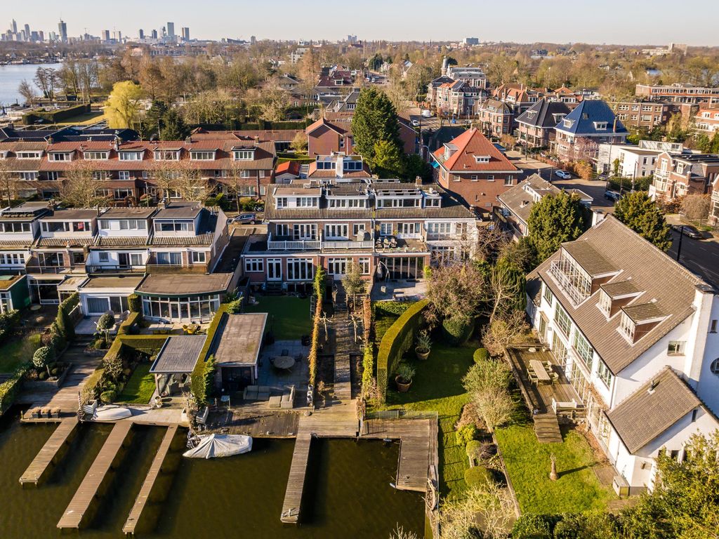 Property photo 2 of 92