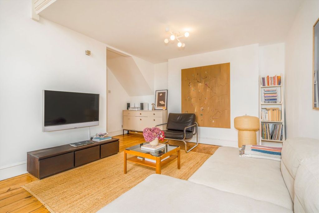 Property photo 3 of 14