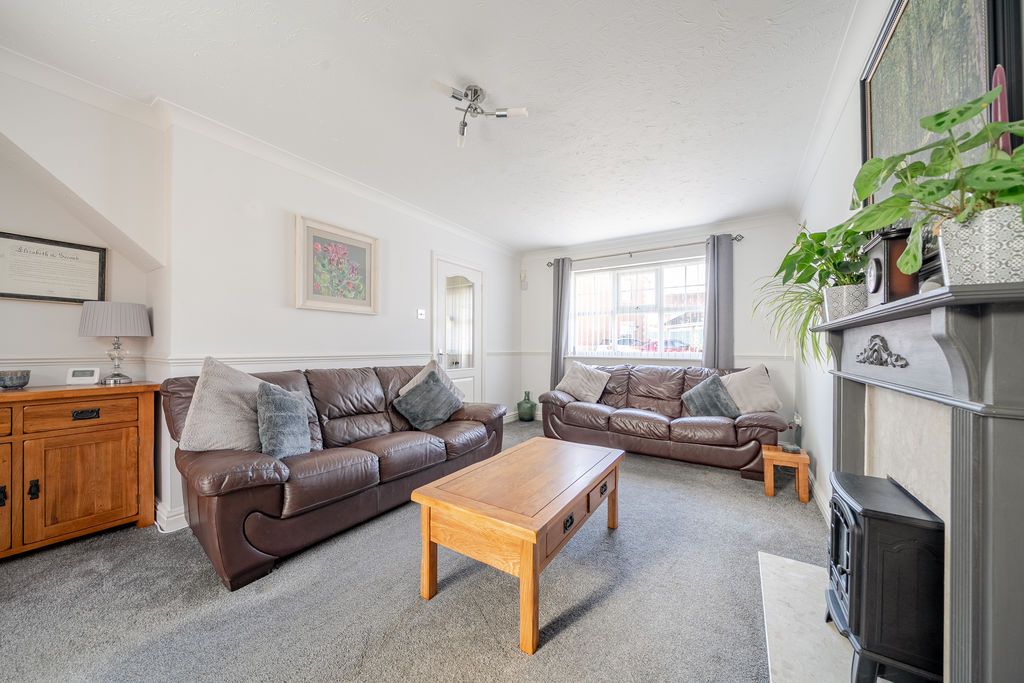 Property photo 2 of 23 Lounge