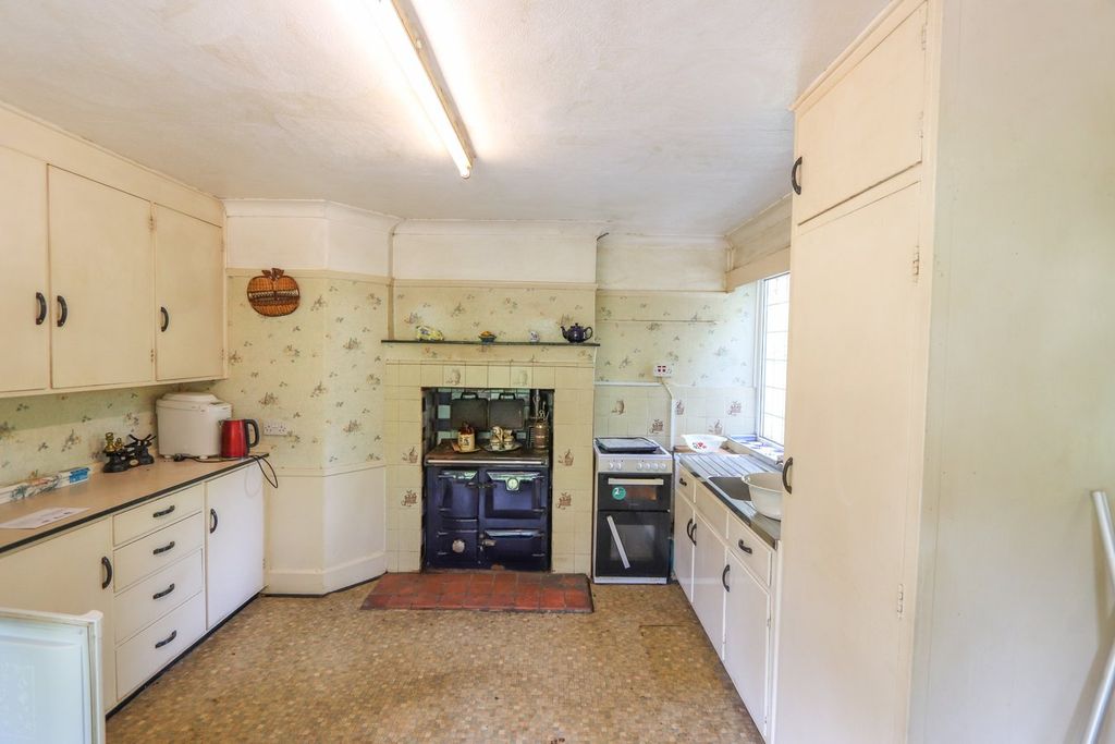 Property photo 3 of 13