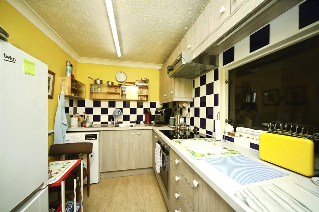 Property photo 2 of 13 Picture No. 32
