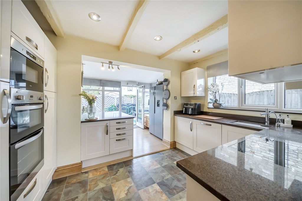 Property photo 3 of 24 Picture No. 18