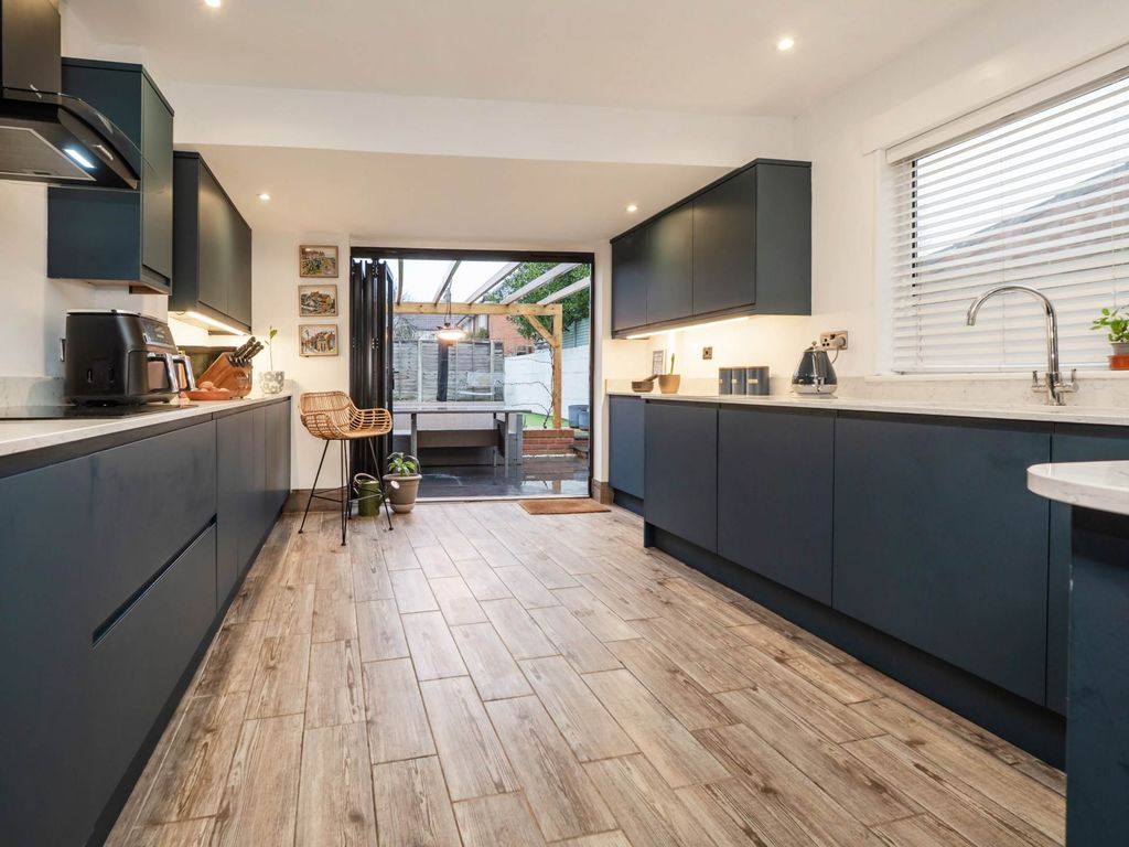 Property photo 2 of 35