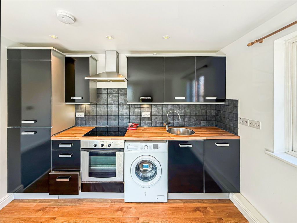 Property photo 3 of 7 Picture No. 19