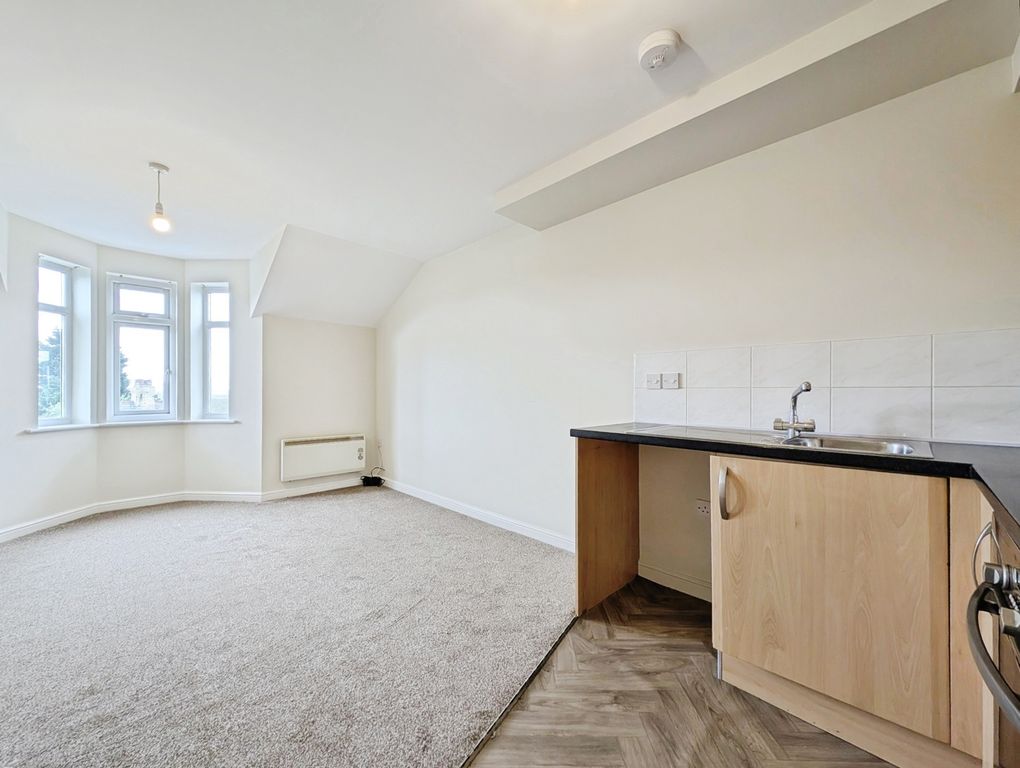 Property photo 3 of 10 Pbox-Img.Jpg