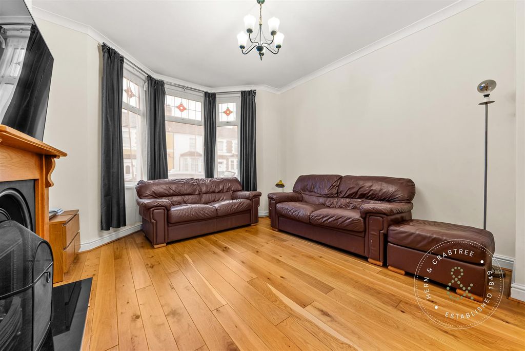 Property photo 3 of 32 Paget-Street-16.Jpg