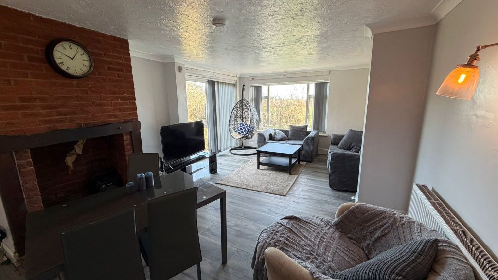 Property photo 3 of 20