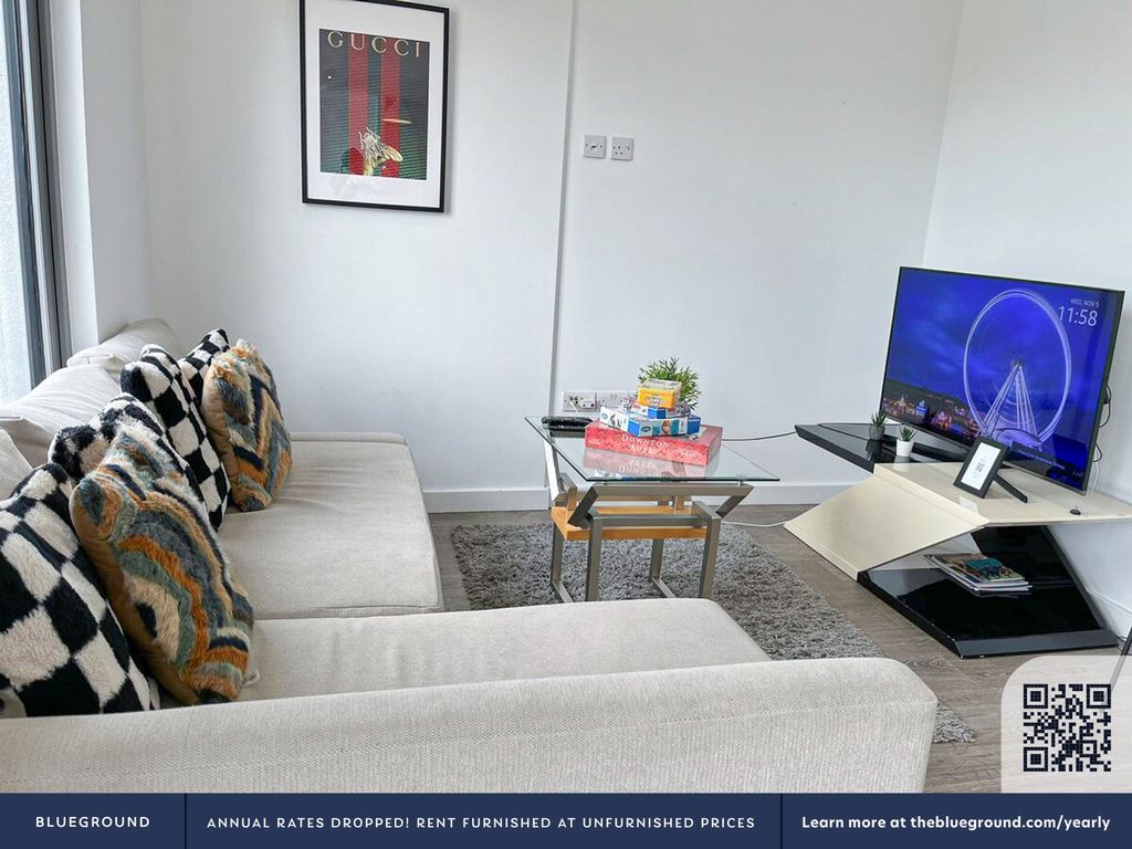 Property photo 3 of 25 Living Room