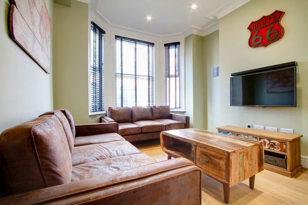 Property photo 2 of 14 Photo 1