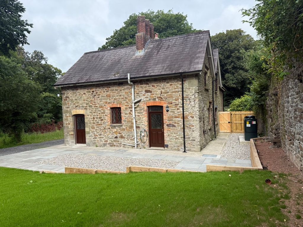 Property photo 2 of 18
