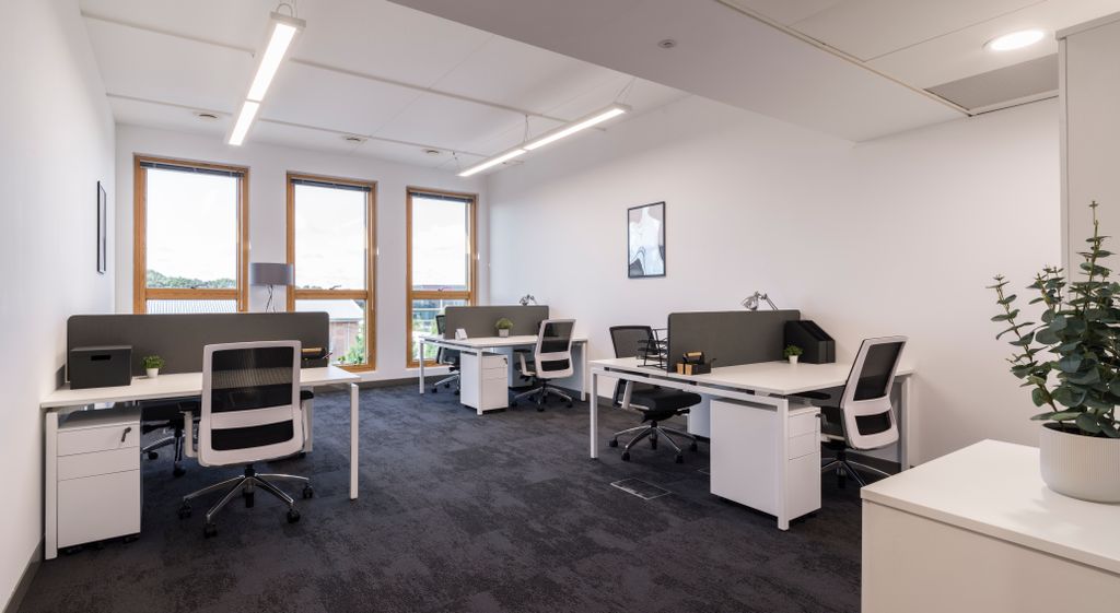 Property photo 3 of 10 Serviced Office