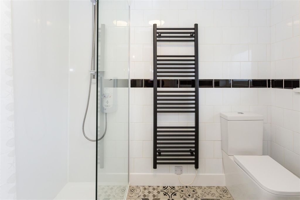 Additional image 6 of 1 bed flat for saleKingfisher Court, West Bay DT6