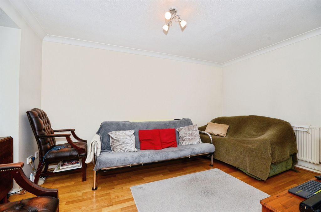Property photo 2 of 17