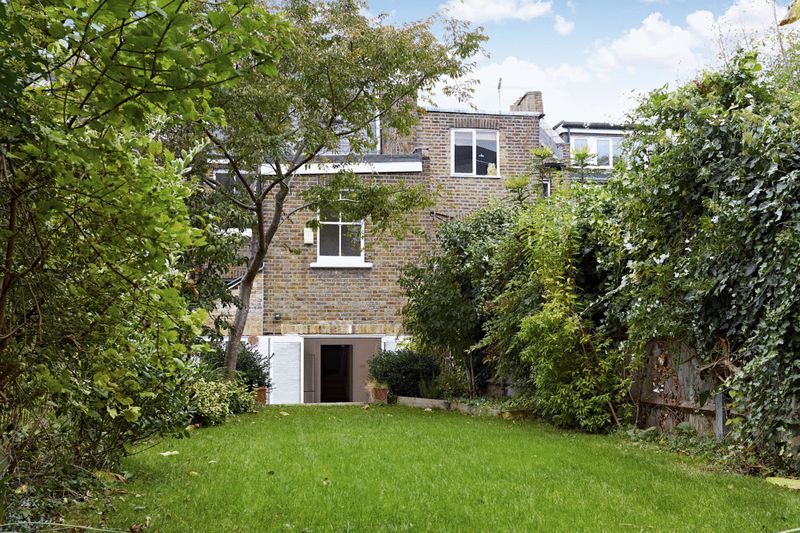 Property photo 3 of 12 Photo 6