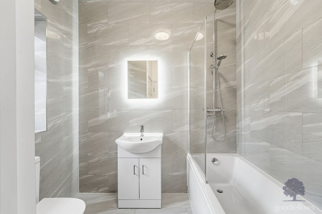 Property photo 3 of 8 Picture 3