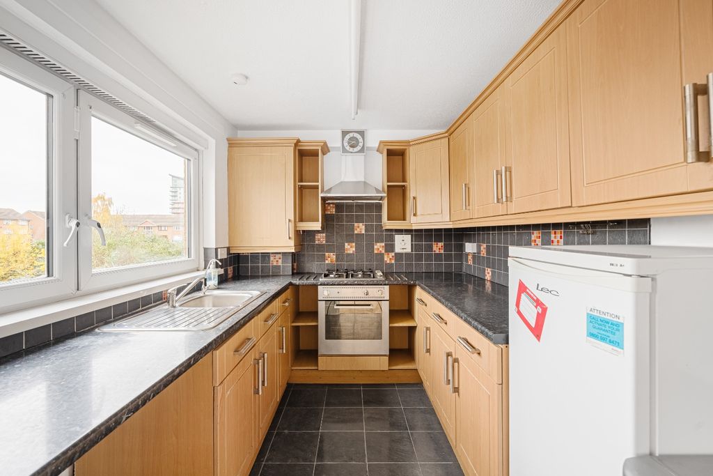 Property photo 2 of 14 3778854
