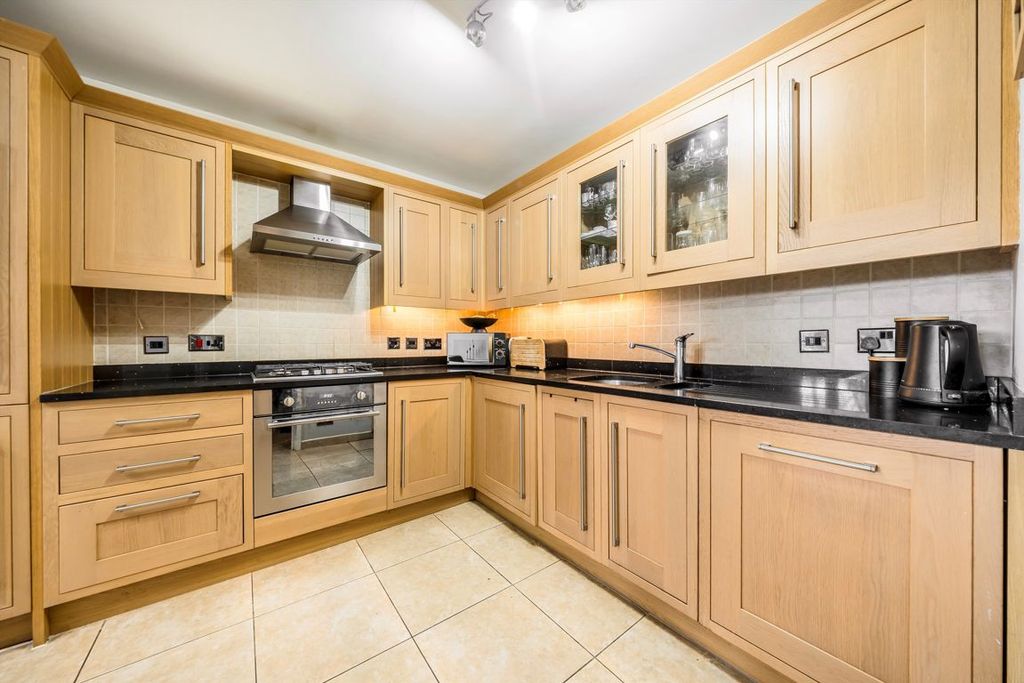 Property photo 3 of 8