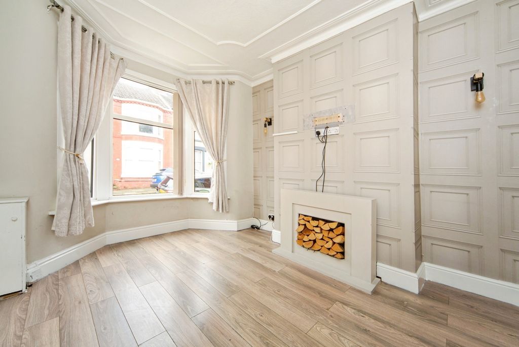 Property photo 3 of 13 Pbox-Img.Jpg