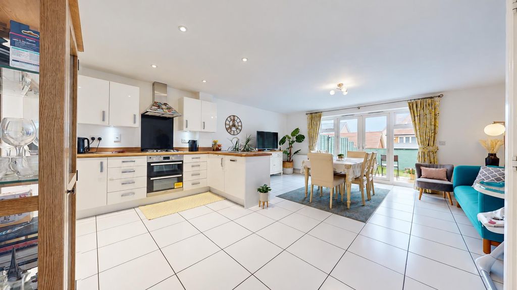 Property photo 3 of 19 Kdf