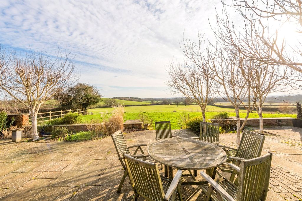 Property photo 2 of 26 Terrace