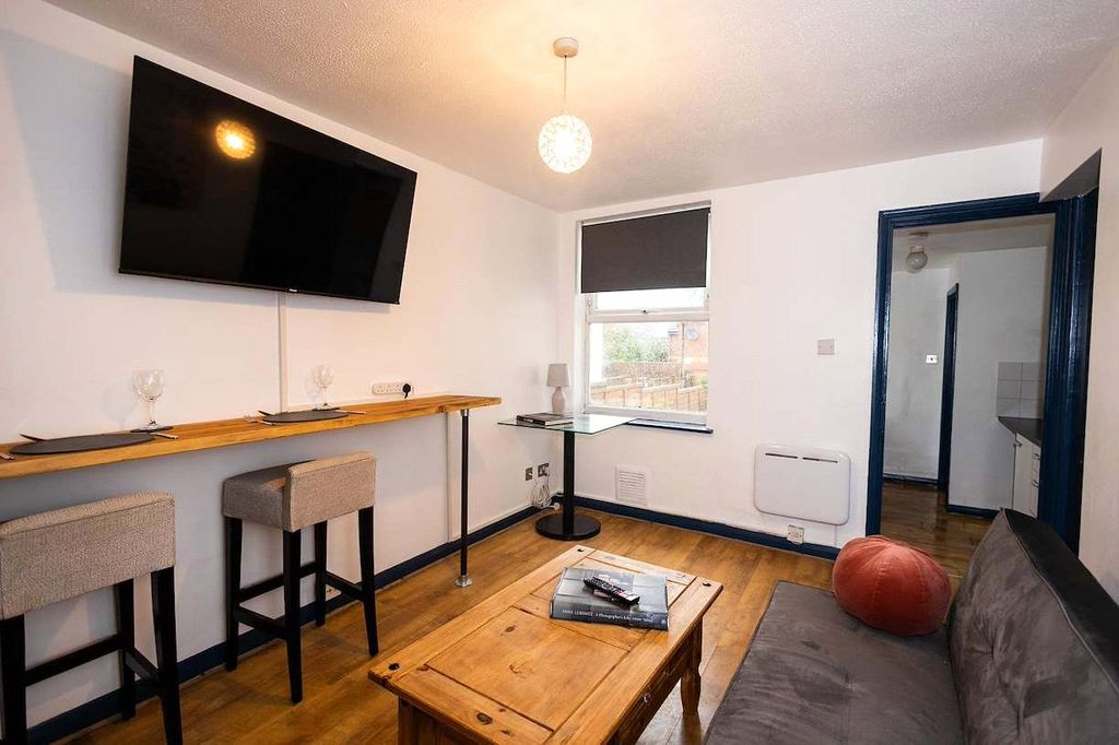 Property photo 2 of 11 Picture No. 18