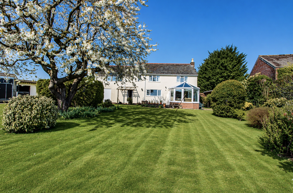 Property photo 3 of 28