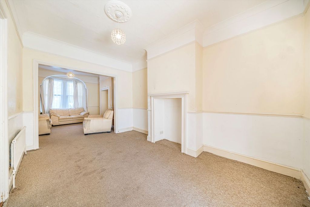 Property photo 2 of 5