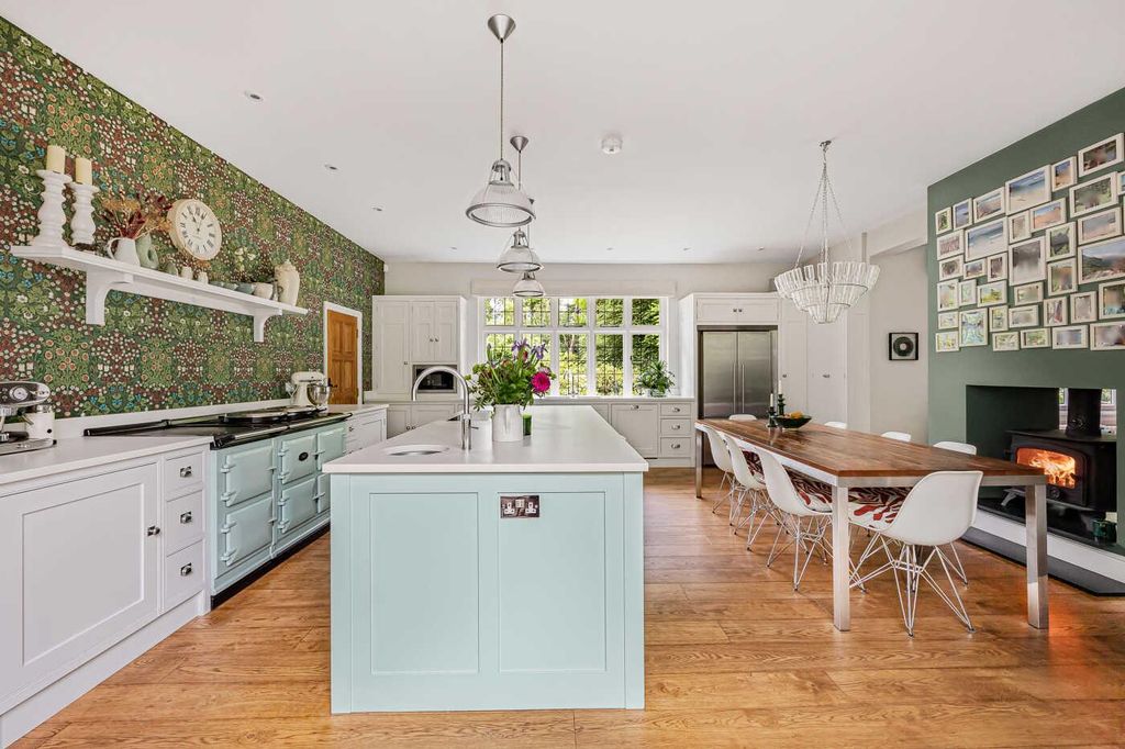 Additional image 7 of 7 bed detached house for saleHarpsden Woods, Harpsden, Henley-On-Thames, Oxfordshire RG9