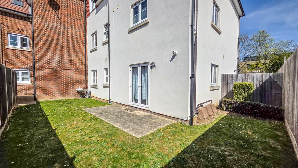 Property photo 2 of 14 Picture No. 11