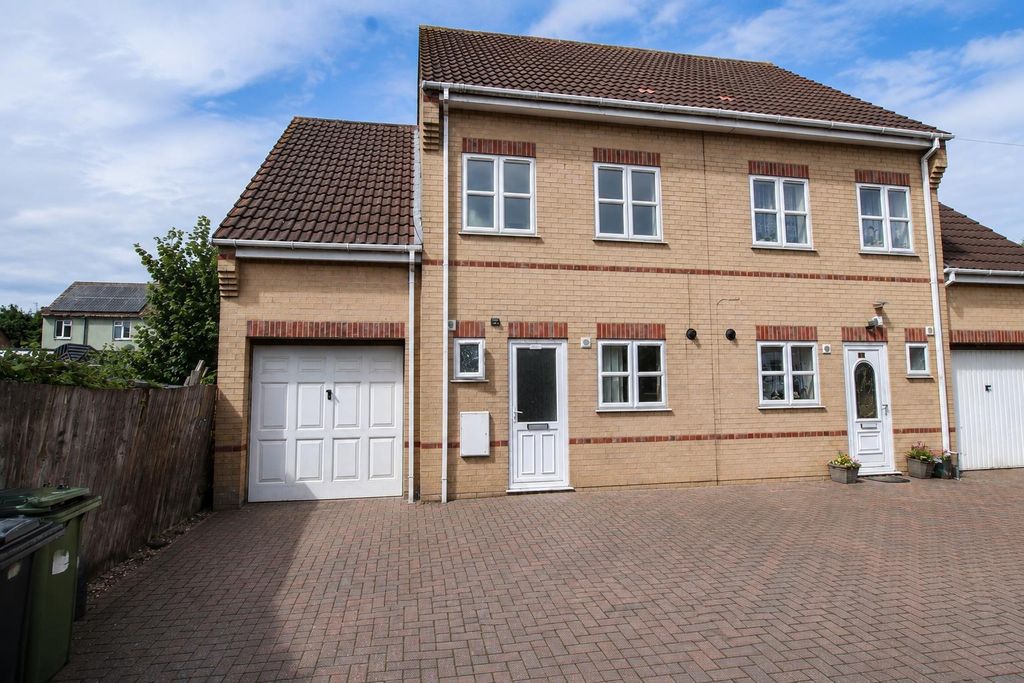 Property photo 1 of 10 4E5Aa7d5-Dcfe-420A-B83c-33Df08Fa914c.Png