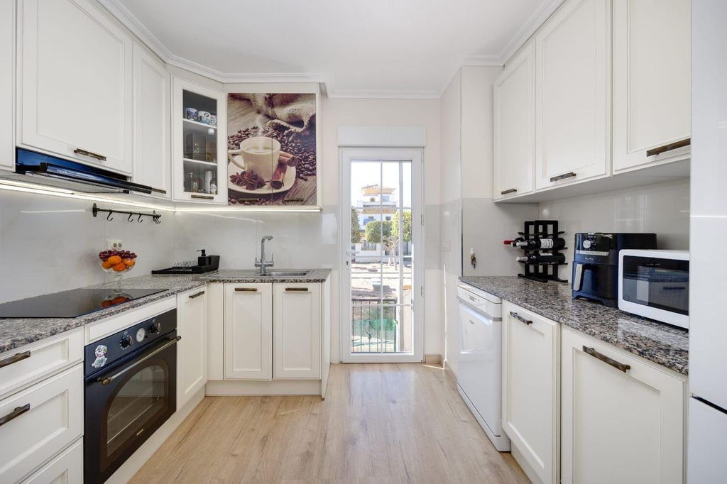 Property photo 3 of 23