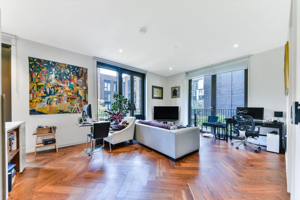 Property photo 1 of 18