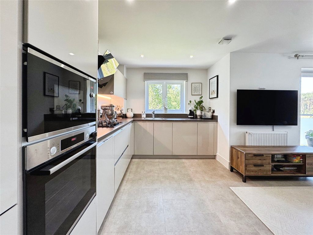 Property photo 3 of 16 Picture No. 08