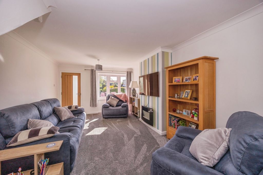 Property photo 3 of 21 Pbox-Img.Jpg