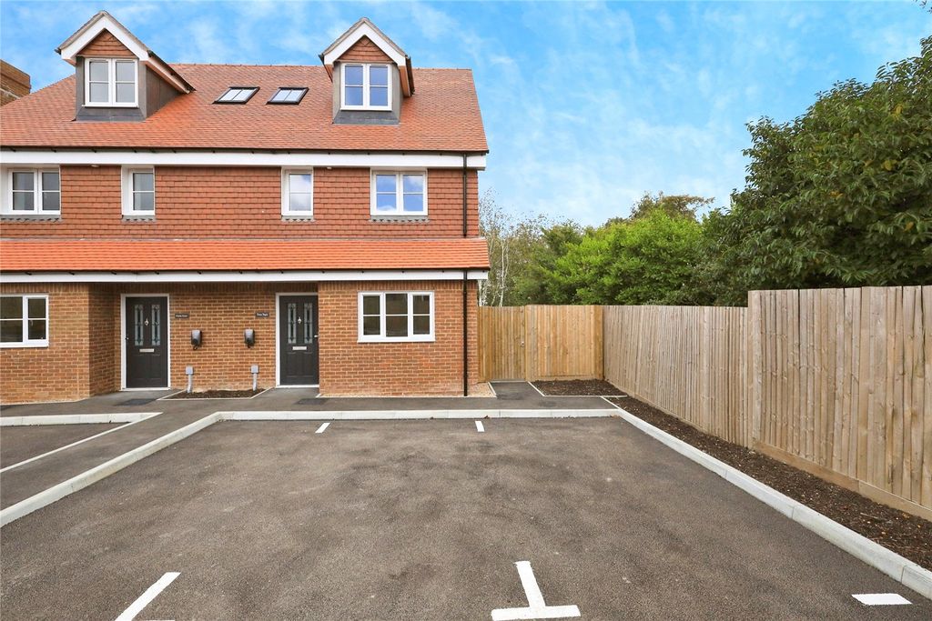 Property photo 1 of 16 Picture No. 18