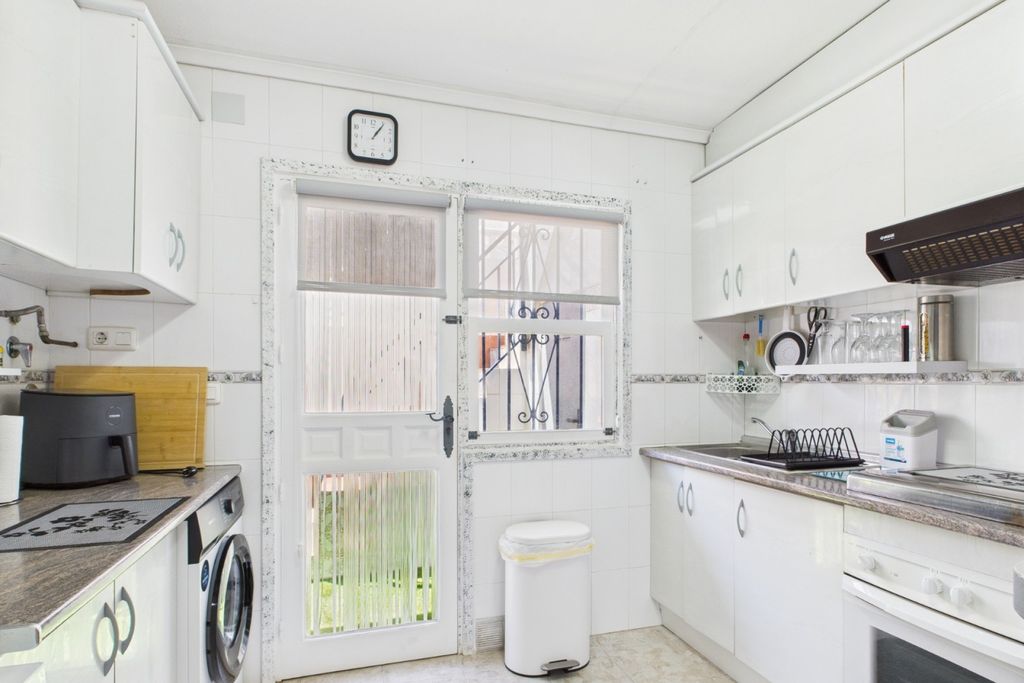 Property photo 3 of 45