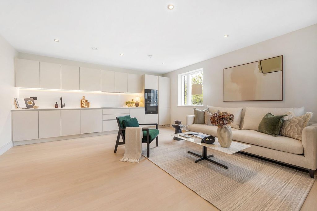 Property photo 2 of 21 Reception (4).Jpg