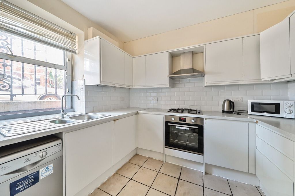 Property photo 3 of 15 Picture No. 16